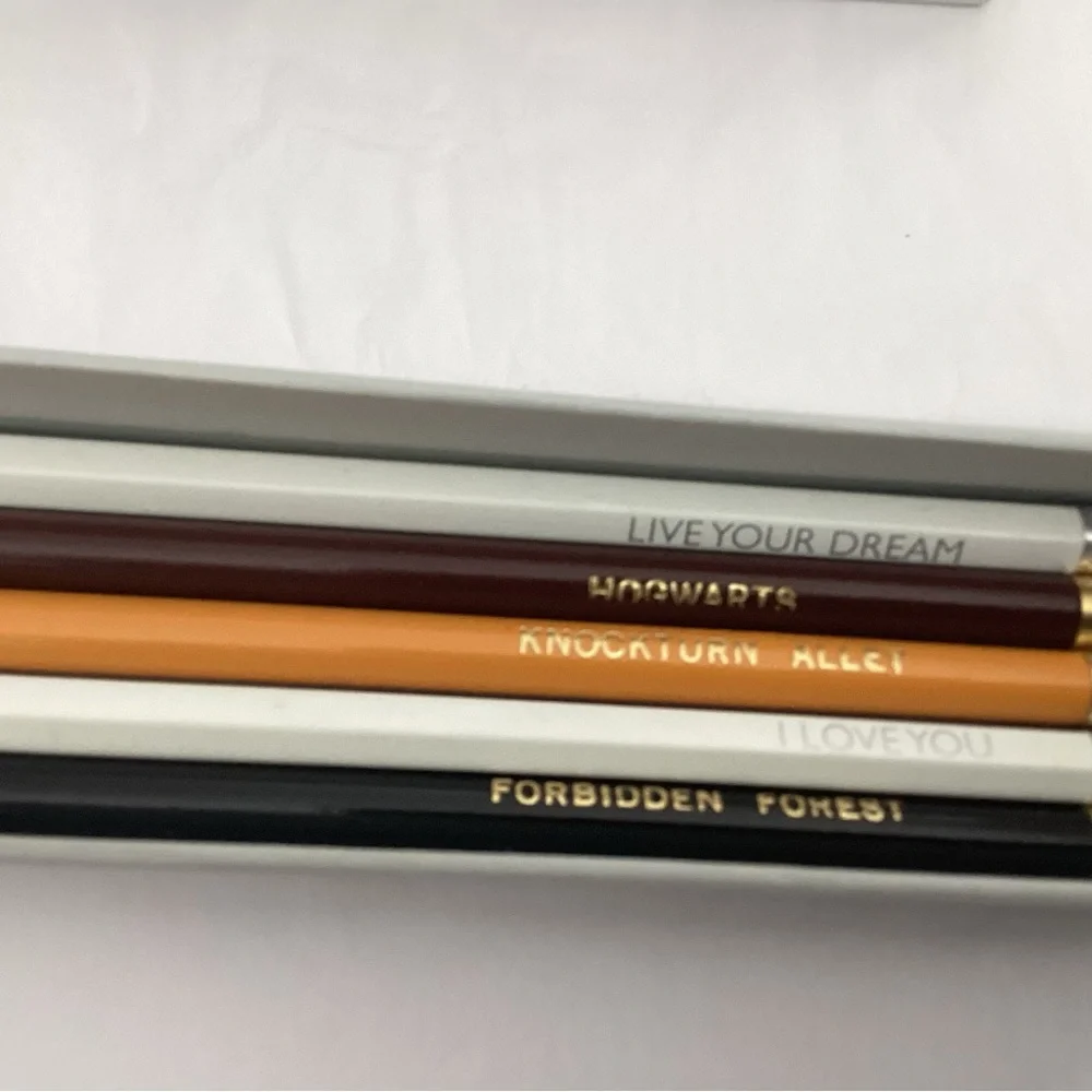 Hogwarts,inspiration,Harvard, Rice University pencil set